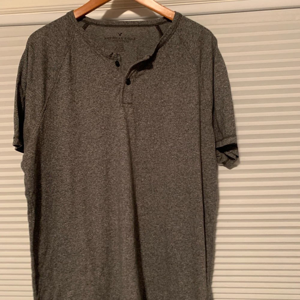 American Eagle 2 button short sleeve Henley
